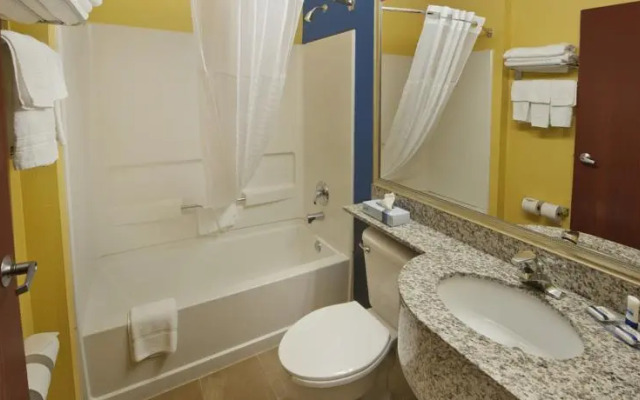 Microtel Inn & Suites Hillsborough