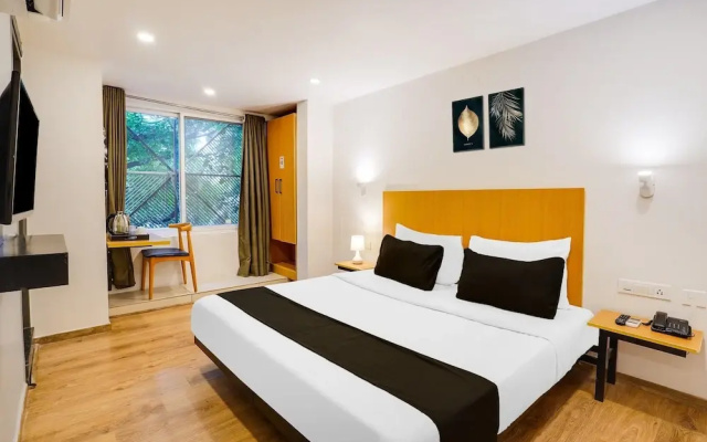 Super Townhouse Oak Indiranagar