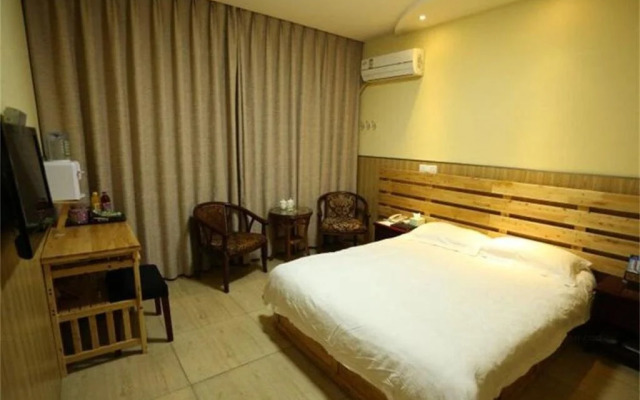 Deyang Luojiang Jingdong Business Inn