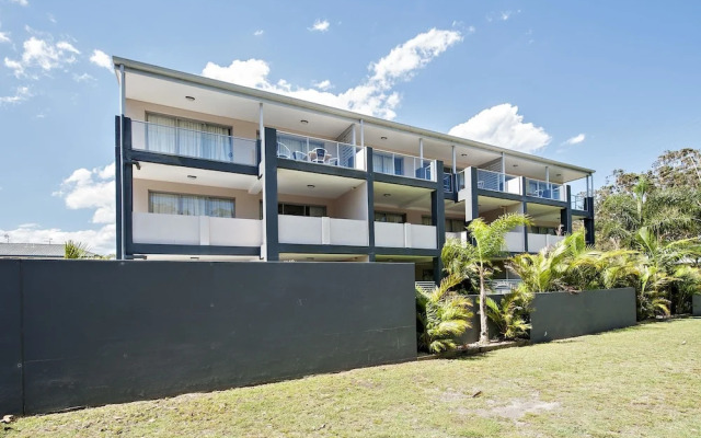 Shoal Bay Beach Apartments, 6/2 Shoal Bay Road