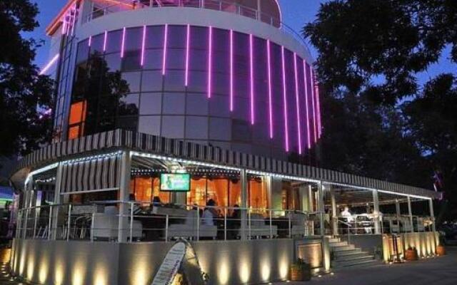 Отель Kompass Hotels Magnoliya Gelendzhik Большой Геленджик вид на фасад