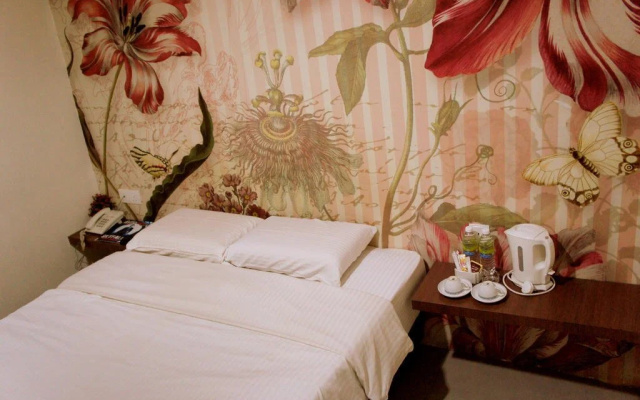 Lucky T Hotel
