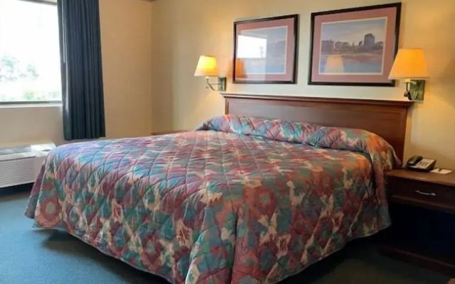 Voyager Resort Inn