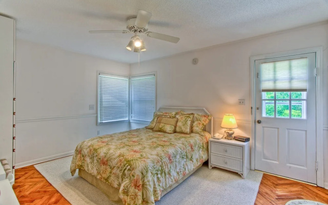 1 East Beach Causeway by Hodnett Cooper