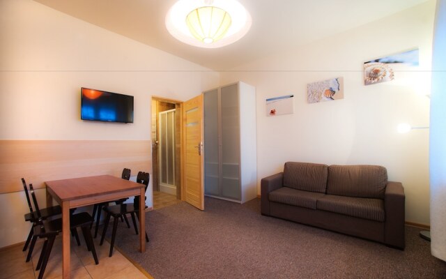 Отель Apartamenty Dobranoc - ul. Storczykowa комната для гостей