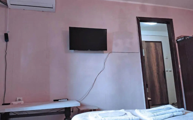 Cozy Studio Apt Close to City Center