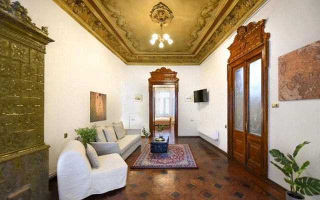 NEO-RENAISSANCE & UNIQUE Apt - Best location