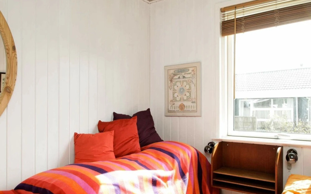 Quaint Holiday Home in Henne near Beach