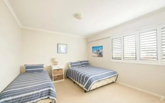 Beachside 4 with Airconditioning and Spa Bath