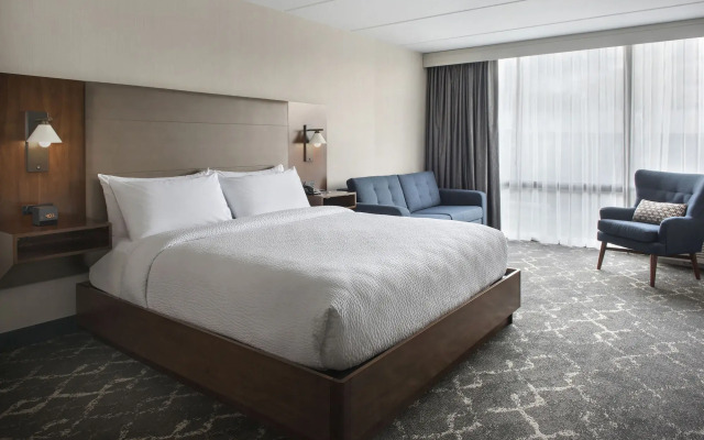 Four Points by Sheraton Philadelphia Northeast