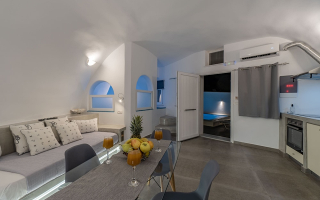 Santorini Fira Oasis