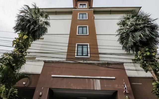 Отель Unico Srinakarin Residence Бангкок вид на фасад