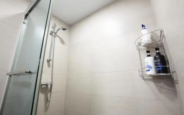 Large 110sqm 3 bedroom 2 min from MTR