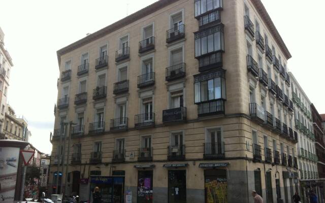 Отель Hostal Gala Madrid вид на фасад