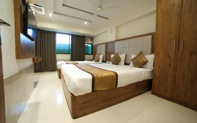 Oyo 8363 Hotel Royal Inn