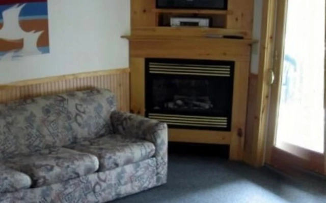 Lazy E Motor Inn