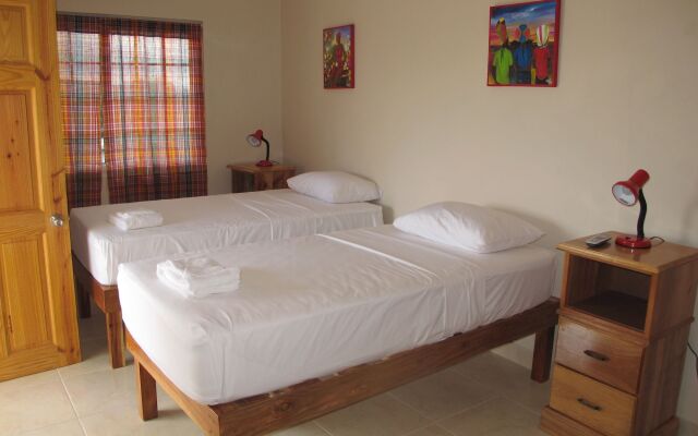 Just Next Door in Treasure Beach, Jamaica from 58$, photos, reviews - zenhotels.com guestroom