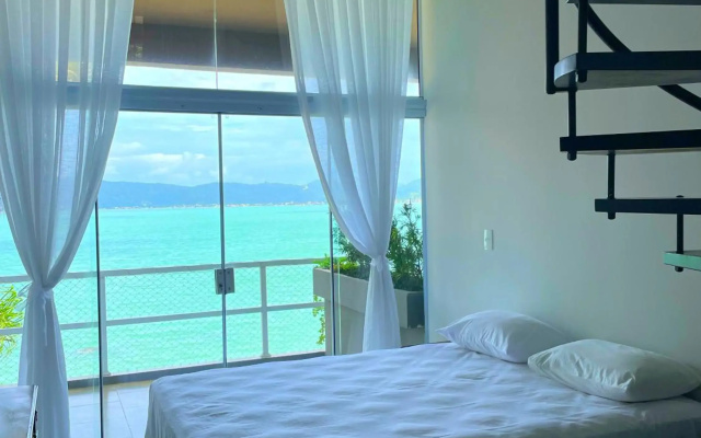 Linda casa pé na areia para até 16 pessoas