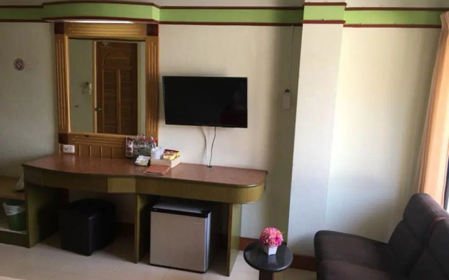 Polkadot Cafe Hotel