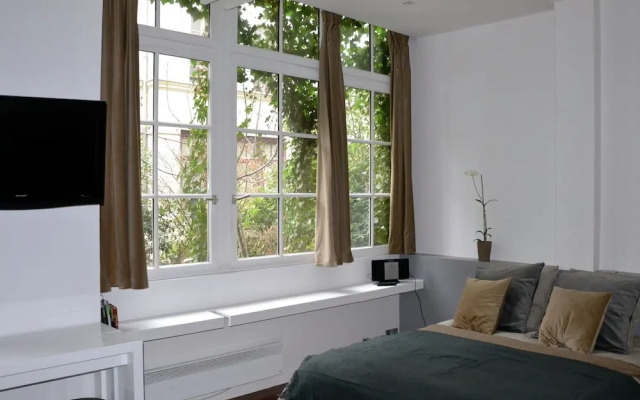 Modern Apartment in Île-de-france With Private Terrace