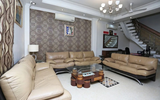 OYO 14789 Kempinski Wide