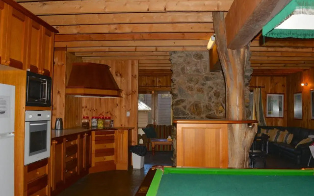 Snowdrop Lodge
