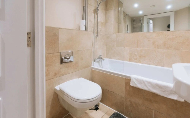 Gorgeous & Centrally Located 2BD Flat, Manchester!