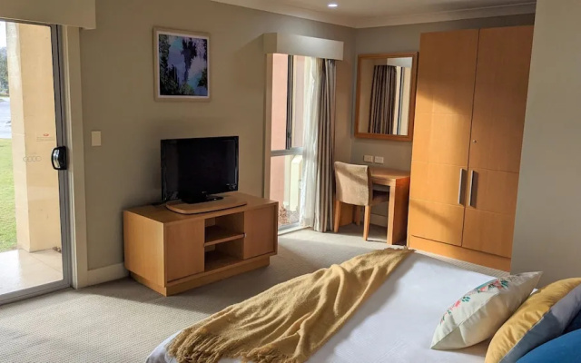 Jewel in the Crowne