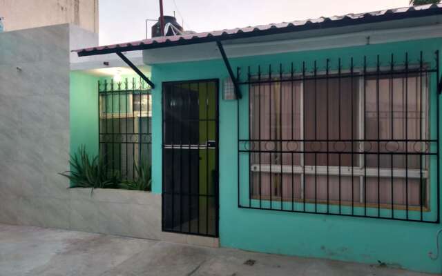 Отель Hostal Chobyhouse - Hostel Мексика, Канкун - отзывы, цены и фото номеров - забронировать отель Hostal Chobyhouse - Hostel онлайн вид на фасад