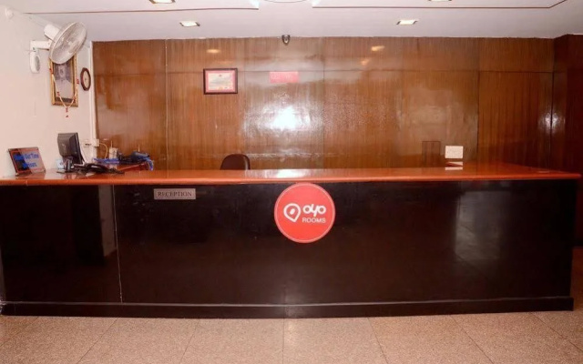 OYO 2007 Hotel Monarch Inn