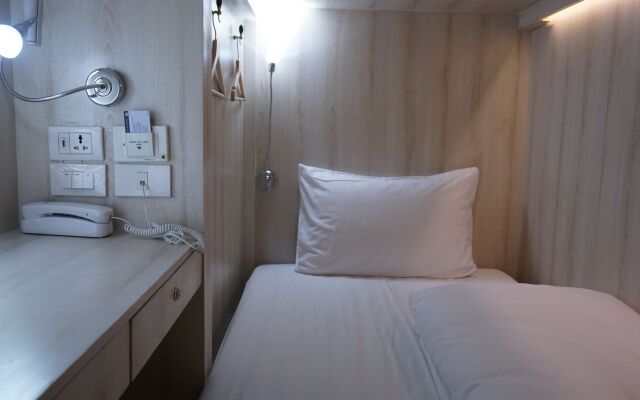 Mariya Lady Hostel At Suvarnabhumi Airport Female Only Бангкок комната для гостей