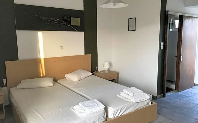 Tholos Rooms