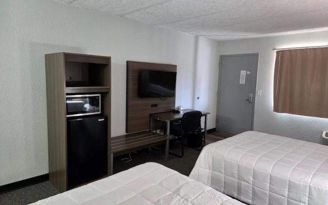 Home-Towne Lodge
