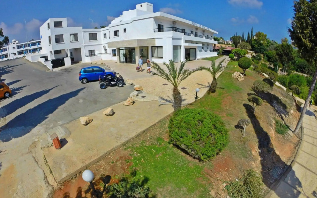 Konnos Bay Gardens