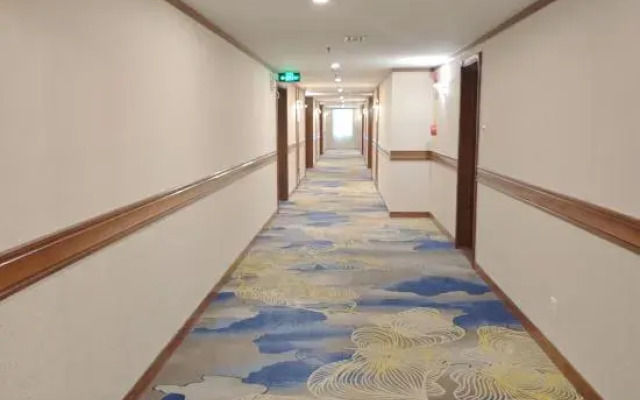 Gladden Hotel (Fenggang Town)