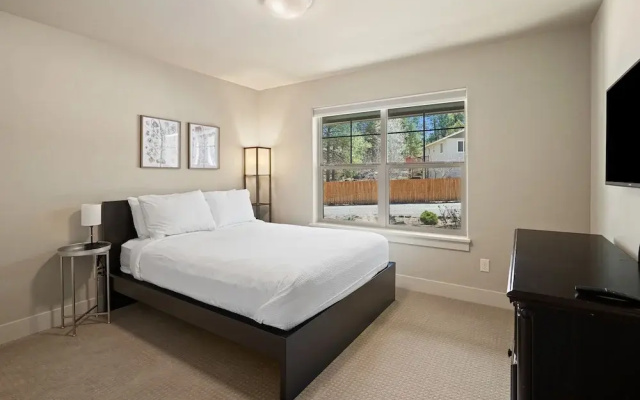 Manzanita 3 Bedroom Home by RedAwning
