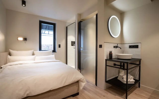 THE ADAMS- Self Check in Hotel