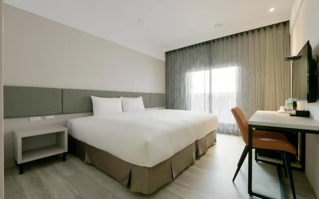 Gold Hotel