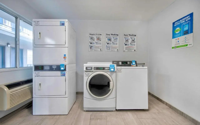 Studio 6 Albuquerque, NM – Midtown