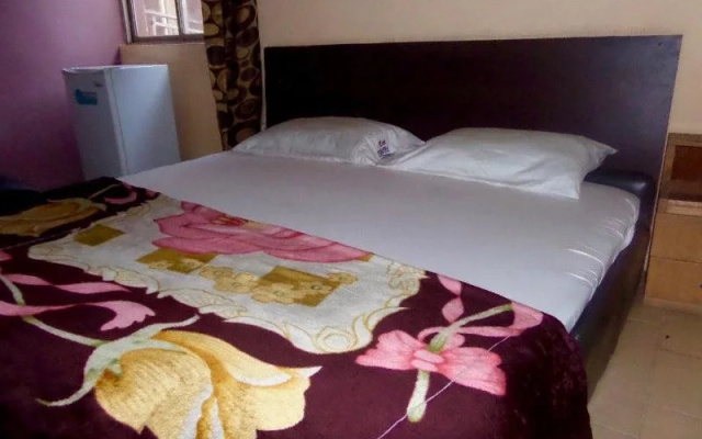 Kristabel Hotel And Suites