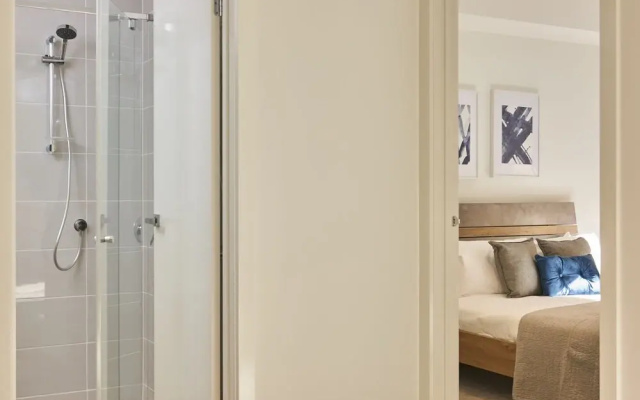 Spacious and Bright 1 Bedroom Apartment