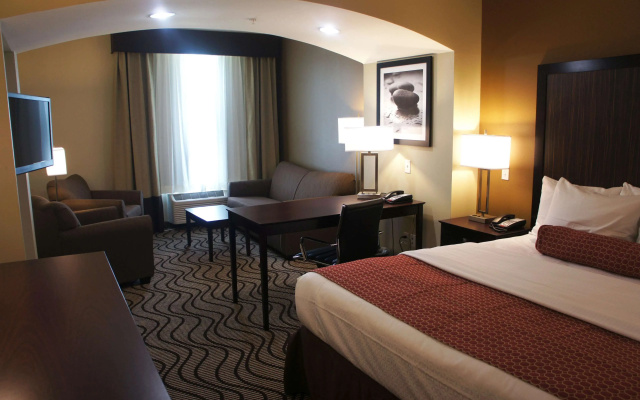 La Quinta Inn & Suites by Wyndham Gonzales LA
