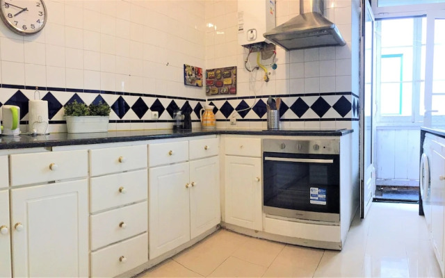 Charming Vintage Auto Check-in Flat in Baixa