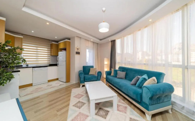 Convenient Flat With Balcony in Konyaalti
