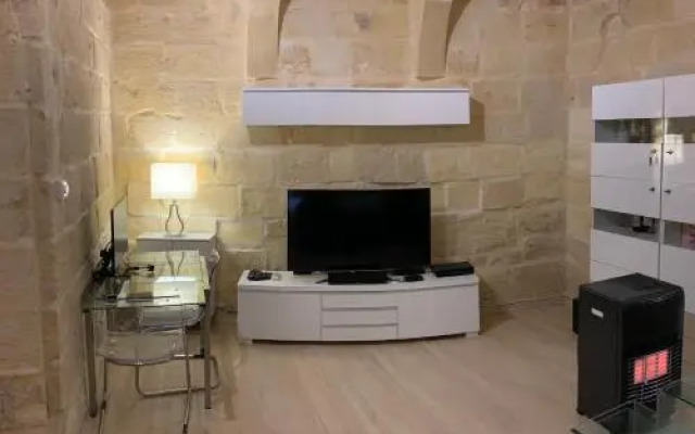 St Elias Apartment