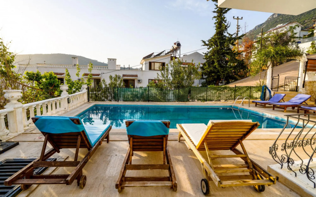 Flat with Shared Pool and Shared Backyard in Kas
