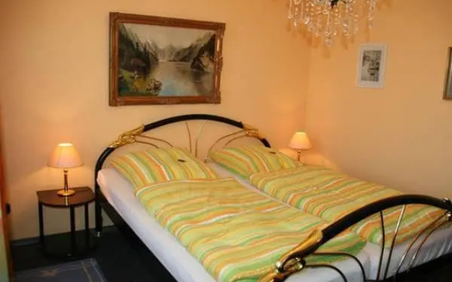 Albertus Paris Stadt-Appartement