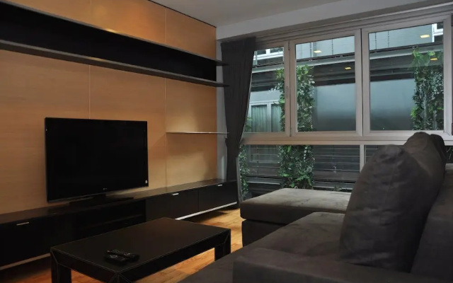 Quad Suites Silom