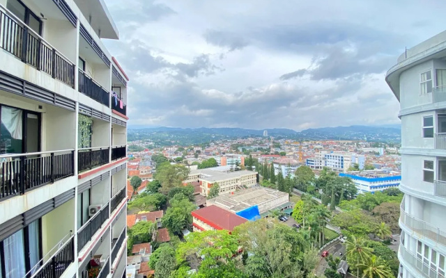 Comfy Studio Permium at Beverly Dago Apartment