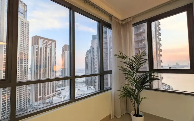 Lux BnB  Dubai Creek Harbour BLVD Views